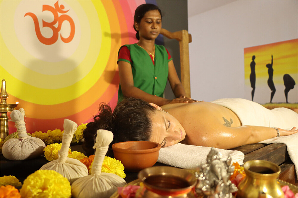 Retiro de 10 dias de surf, ioga, Ayurveda e cura pelo som em Varkala, Índia 8
