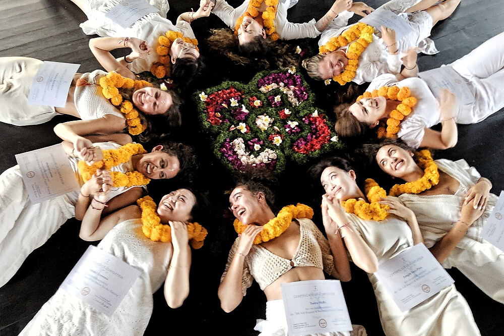 Formação de Professores de Yoga Vinyasa de 11 Dias e 200 Horas, Online e Presencial, em Bali (ritmo próprio) 15