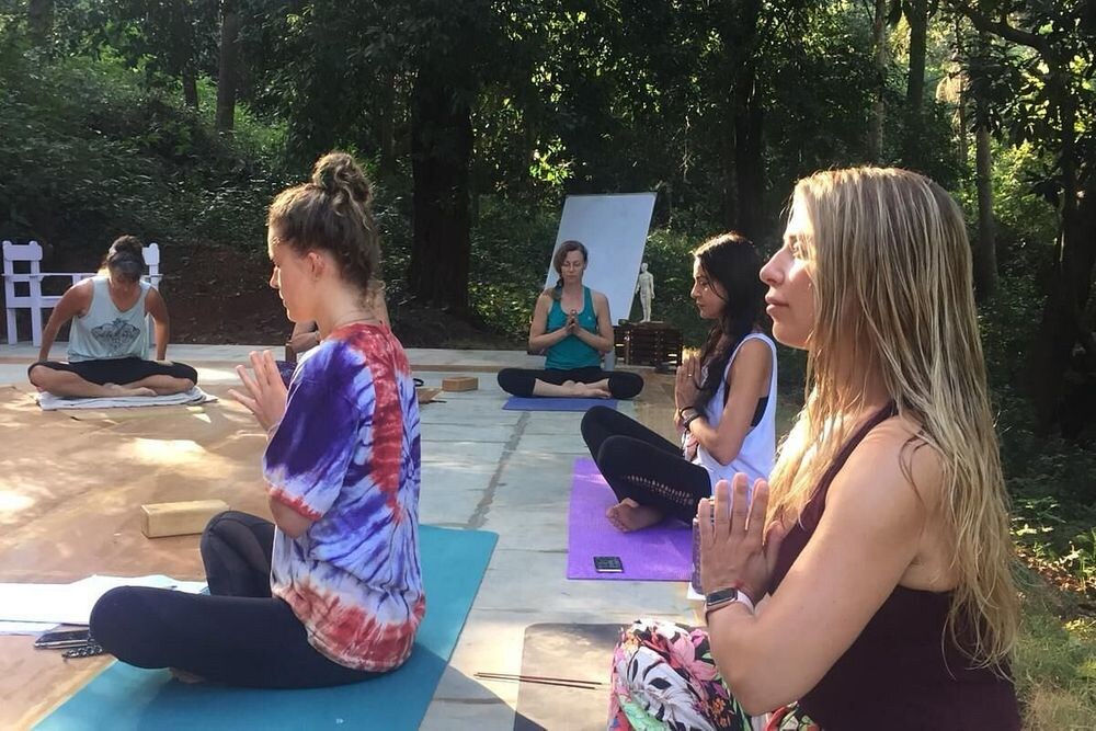 Formação de 20 Dias e 200 Horas em Yin, Terapia de Som e Cerimónia de Cacau, Bali 29