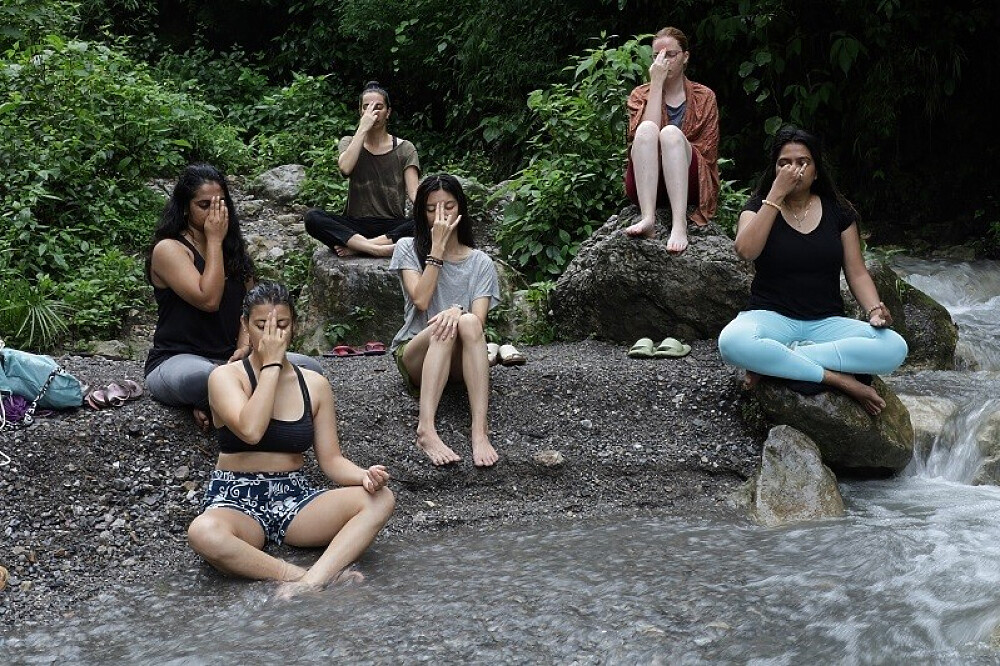 Formation de professeur de méditation et de bols chantants de 200 heures en 24 jours à Rishikesh 9