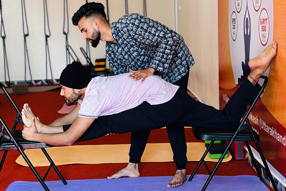 24 Tage 200 Std. Multi-Style Yogalehrer-Ausbildung, Rishikesh, Indien 14