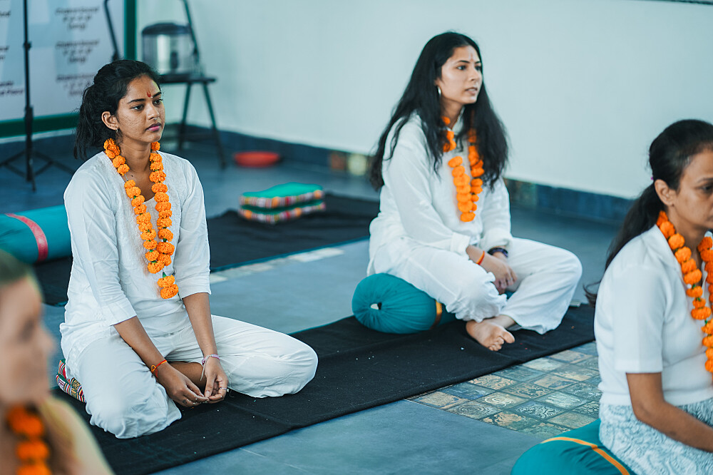 Formation de professeur de yoga de 25 jours et 200 heures en méditation, yoga nidra et hatha yoga en Inde 26