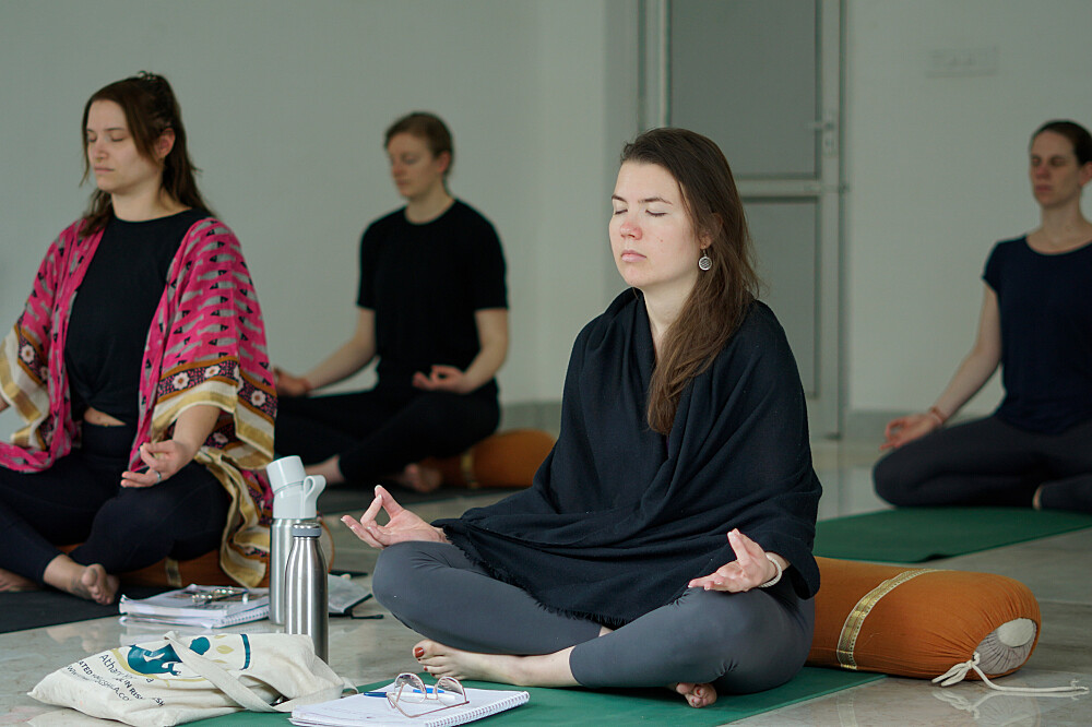 Formation de professeur de yoga de 26 jours (200 heures) et randonnée dans l'Himalaya, Inde 19