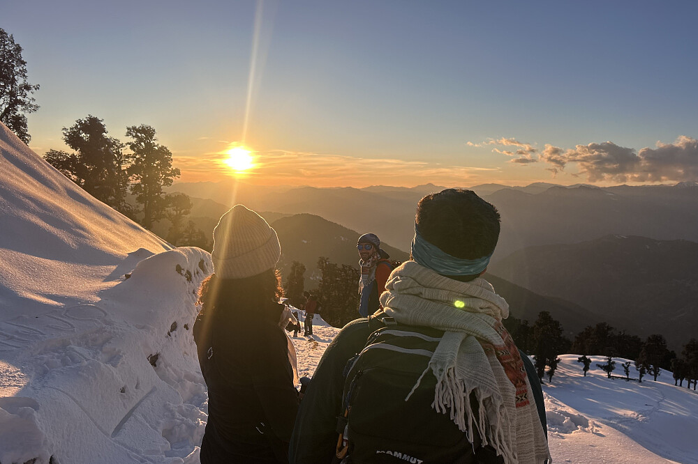 Formation de professeur de yoga de 26 jours (200 heures) et randonnée dans l'Himalaya, Inde 30