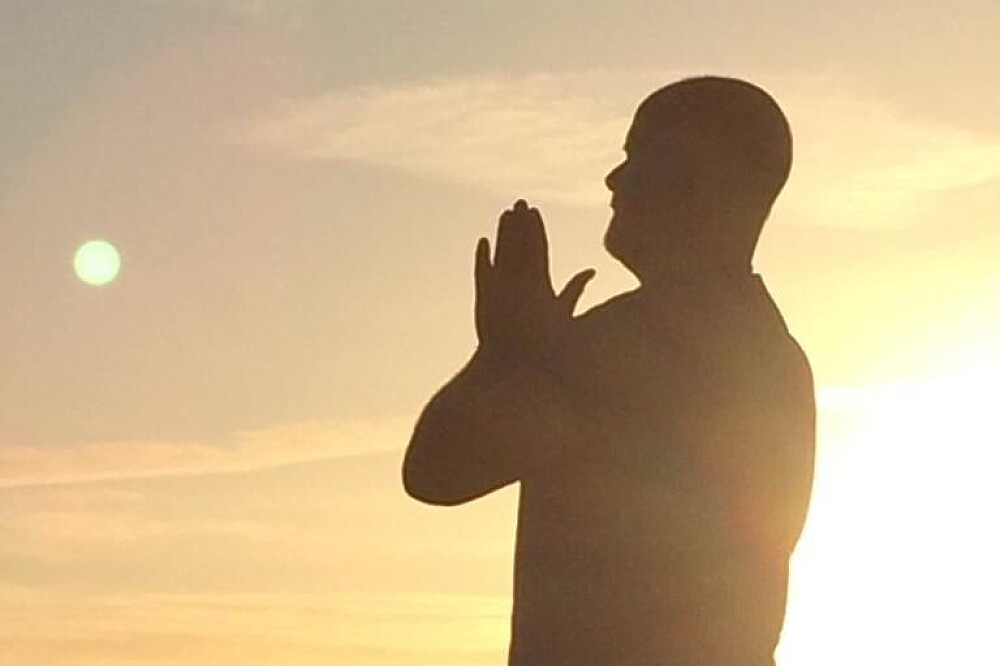 Formation de professeur de yoga de 300 heures de 28 jours à Misano, en Italie, au bord de la plage 16