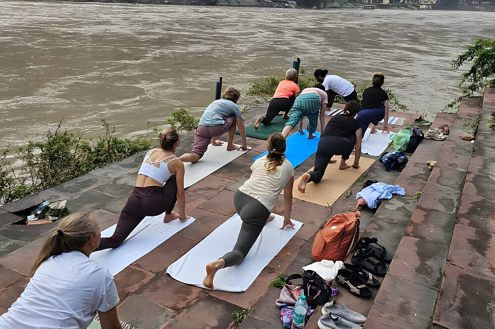 Formation de professeur de yoga de 300 heures de 28 jours à Rishikesh, en Inde 6