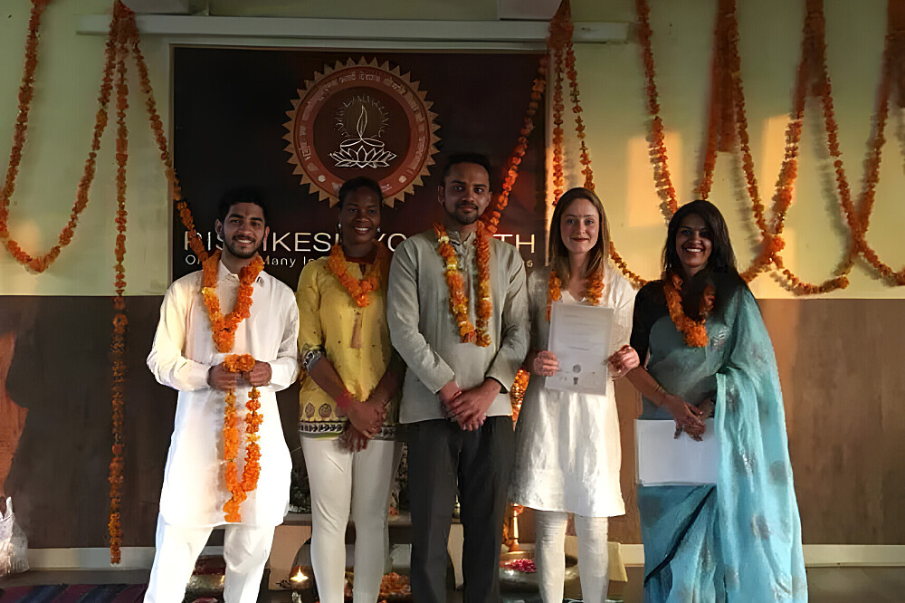 Formation de professeur de yoga de 300 heures de 28 jours à Rishikesh, en Inde 17