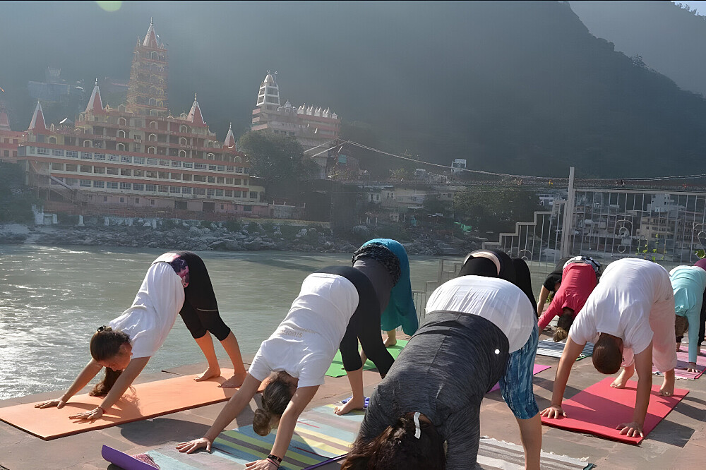 Formation de professeur de yoga de 300 heures de 28 jours à Rishikesh, en Inde 18