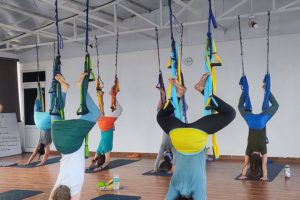 Formation de professeur de yoga de 28 jours et 300 heures : Ashtanga Vinyasa, Aérien, Yin et Hatha Yoga, Inde 28