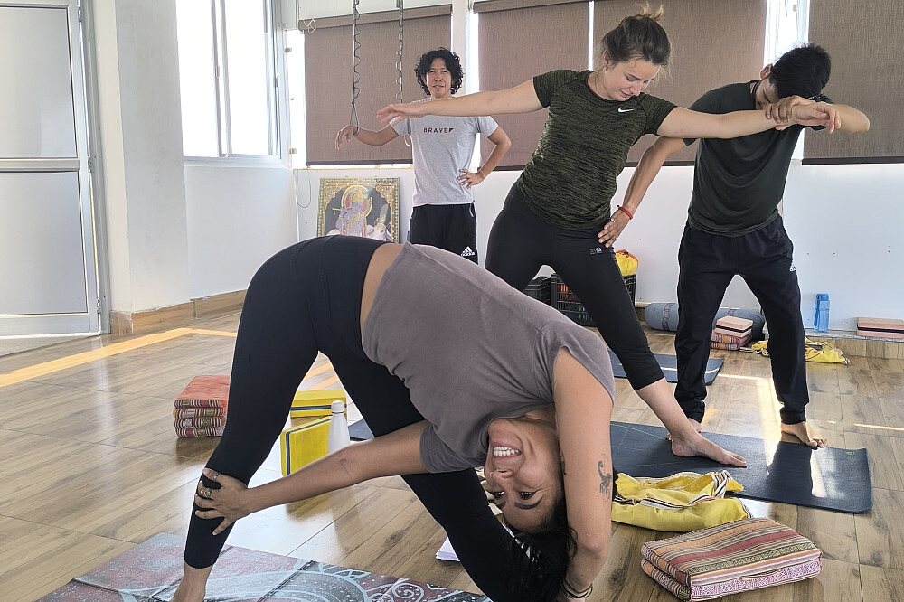 Formation de professeur de yoga de 28 jours et 300 heures : Ashtanga Vinyasa, Aérien, Yin et Hatha Yoga, Inde 8