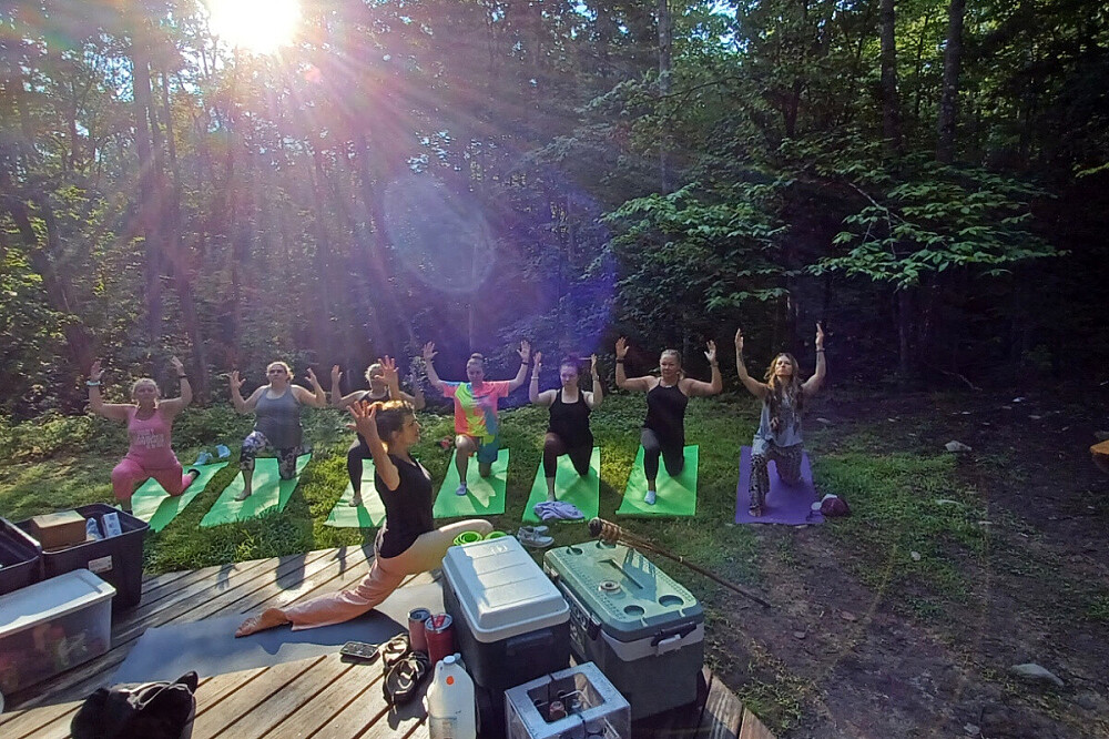 3-daagse Barefoot Circus: natuur, firewalk, muziek en spel, MA, VS 16