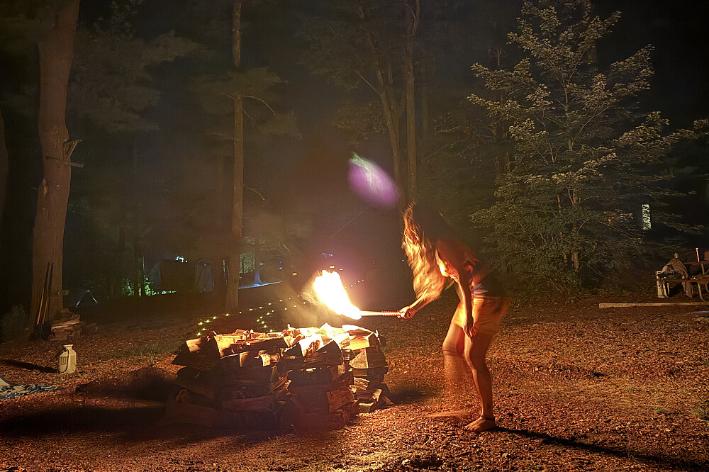 3-daagse Barefoot Circus: natuur, firewalk, muziek en spel, MA, VS 19