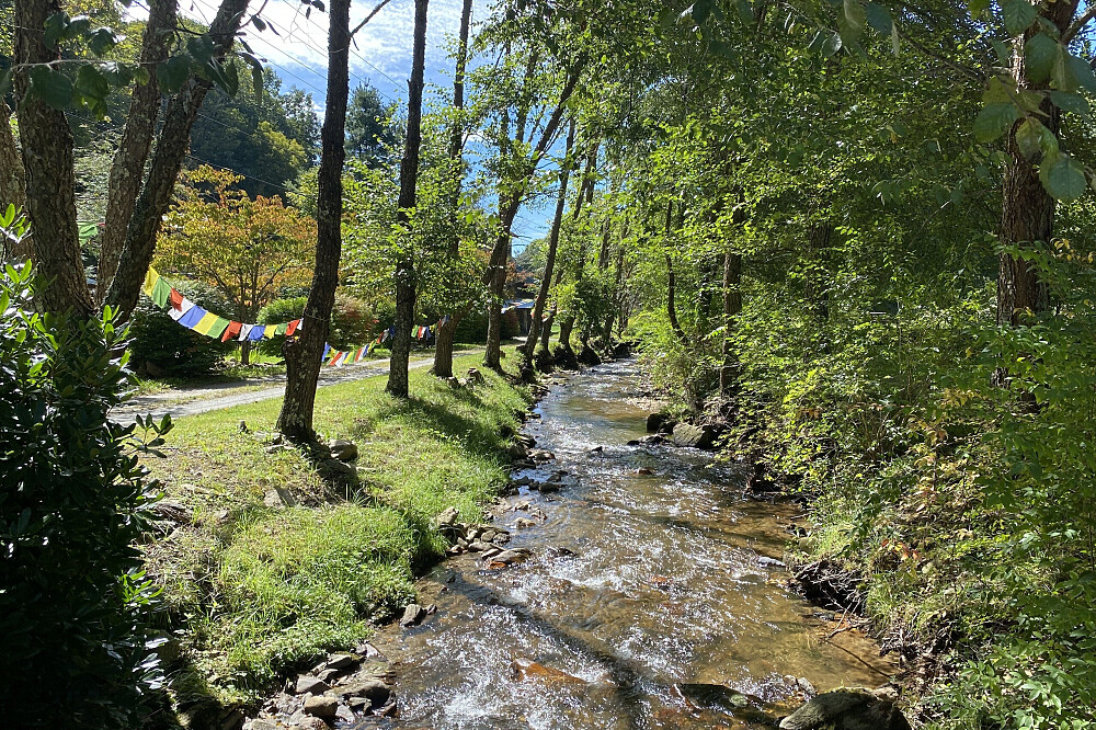 Retiro de Descanso com Terapia Sonora de 3 Dias em Asheville, NC, EUA 17