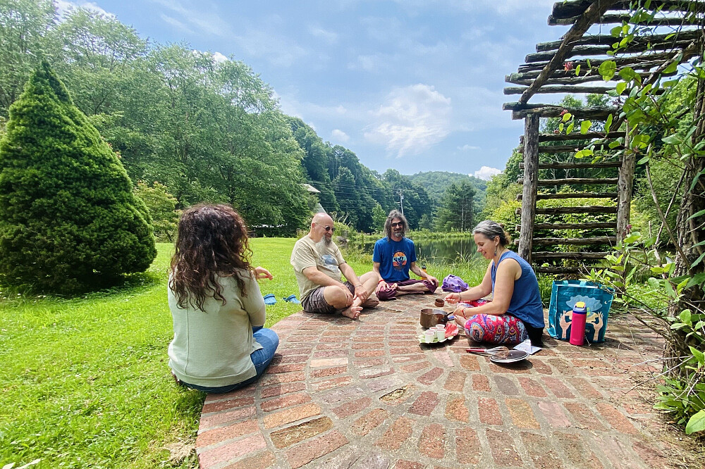 Retiro de Descanso com Terapia Sonora de 3 Dias em Asheville, NC, EUA 19