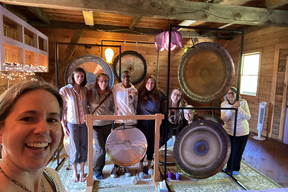 Retiro de Descanso com Terapia Sonora de 3 Dias em Asheville, NC, EUA 32