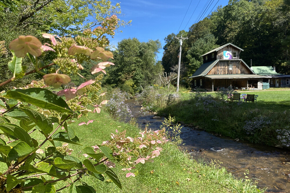 Retiro de descanso com cura pelo som para mulheres, 3 dias, perto de Asheville, NC 16