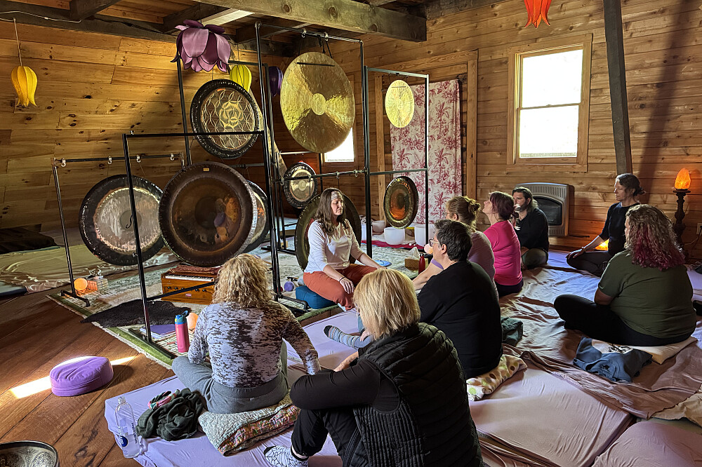 Retiro de descanso com cura pelo som para mulheres, 3 dias, perto de Asheville, NC 48