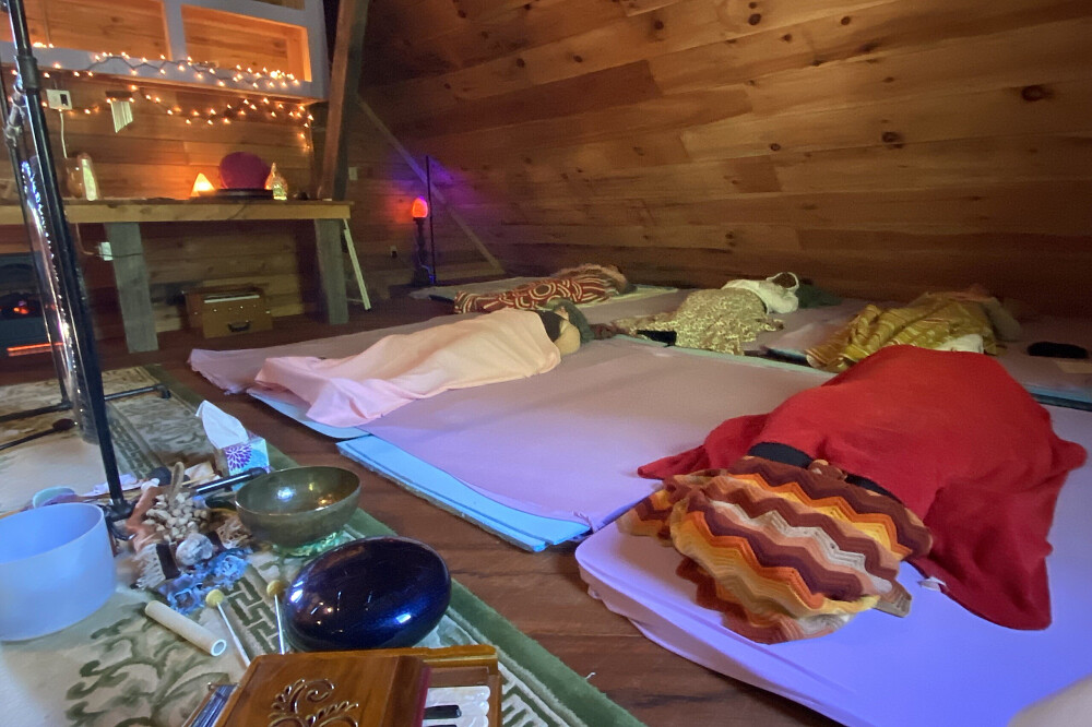 Retiro de descanso com cura pelo som para mulheres, 3 dias, perto de Asheville, NC 25