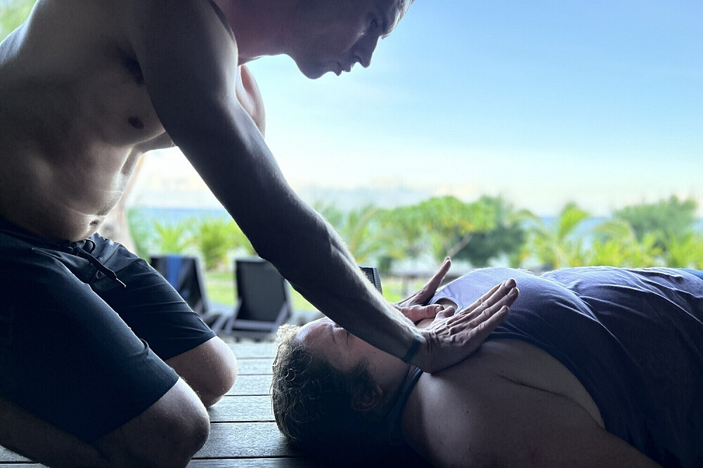 5 Day Silent Mindfulness Meditation & Yoga Retreat in Moorea 7