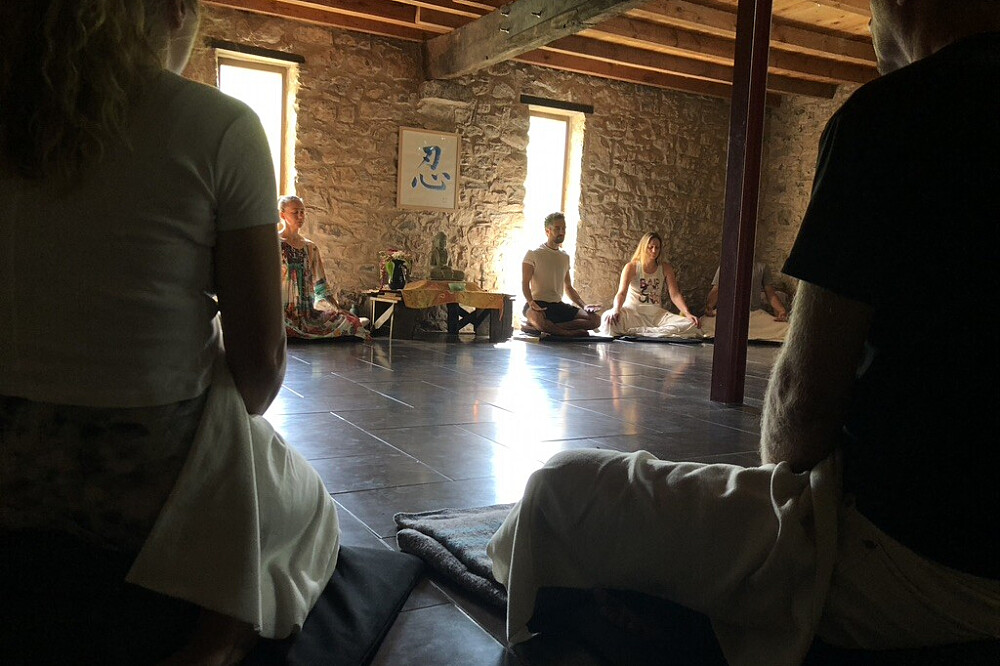 Retraite de méditation silencieuse de 5 jours, samatha-vipassana, en été, en Espagne 17