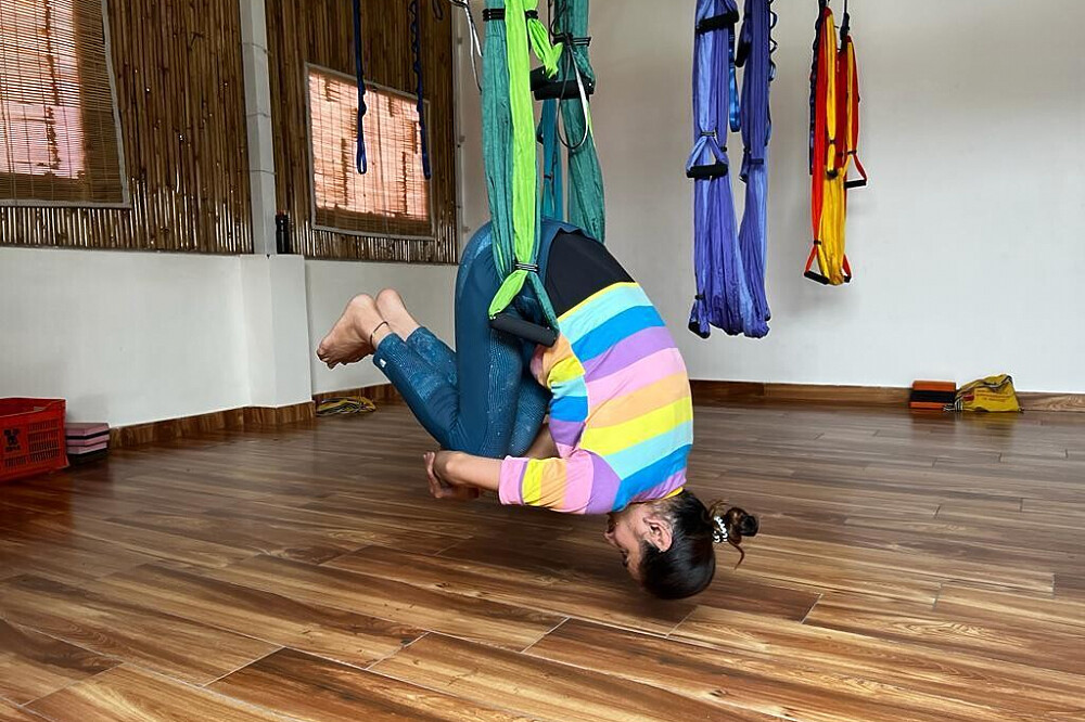 Formation d'enseignant de yoga aérien de 7 jours et 50 heures, certifiée YACEP, en Inde 14