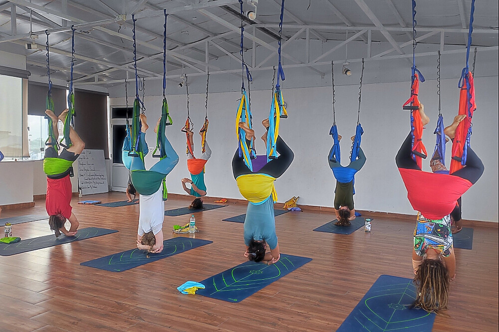 Formation d'enseignant de yoga aérien de 7 jours et 50 heures, certifiée YACEP, en Inde 29
