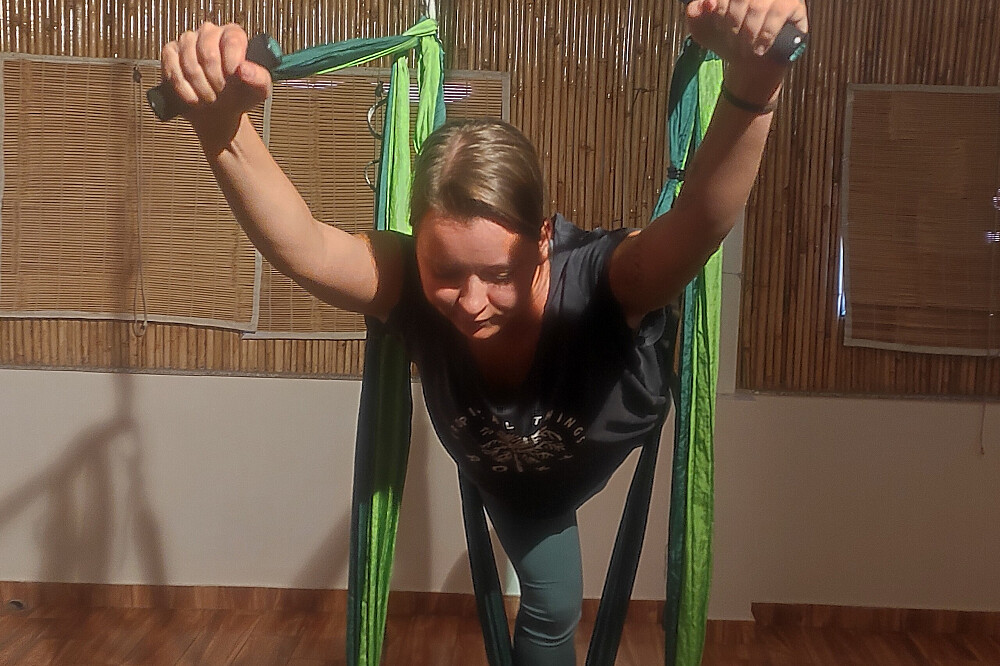 Formation d'enseignant de yoga aérien de 7 jours et 50 heures, certifiée YACEP, en Inde 21