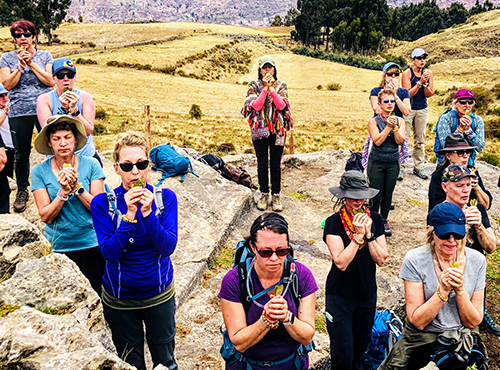 Retiro de yoga, aventura y senderismo solo para mujeres de 8 días en Perú 8